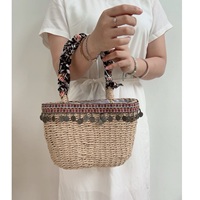 Tas Tangan Kertas Eceng Gondok LTL SP446 Vintage Ramah Lingkungan Tahan Lama dengan Dua Pegangan, Bukaan Terbuka, Motif Bunga, Kapasitas 1-1.9L