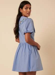 Blusa de algodón de manga corta de verano para mujer con cuello en V bordado Detalles huecos Mangas abullonadas Blusa elegante Calidad Premium - Product Image 2