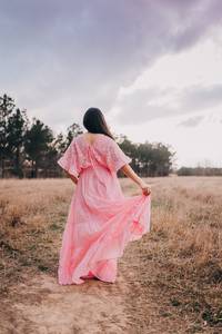 เดรสลำลองลายดอกไม้โบฮีเมียนแขนยาวคอวีพิมพ์ลายลูกไม้ใหม่2024ฤดูร้อนชุดเดรสวันหยุดพริ้วใหญ่6XL ออกแบบได้ตามต้องการ - Product Image 5