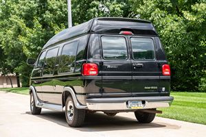 Voiture d'occasion fiable, Dodge Ram Van B1500 Regency Conversion Van de 2002 - Product Image 1