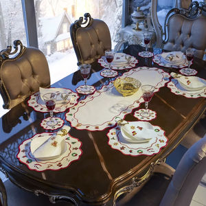 Juego de 25 Caminos de Mesa Navideños Elegantes Bordados, Resistentes a las Manchas, de Poliéster y Lino, para Uso Doméstico, con un Alegre Diseño Tejido - Product Image 1