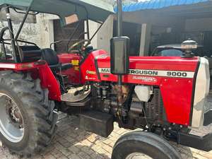 Tracteur Massey Ferguson 2016 9000 Tracteur à roues 2WD 50 HP avec moteur central et boîte de vitesses d'occasion - Product Image 4