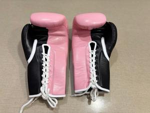 Venta caliente rosa y negro ganador de boxeo con cordones muñeca logotipo personalizado competición de cuero genuino lucha ganar guantes de boxeo - Product Image 5