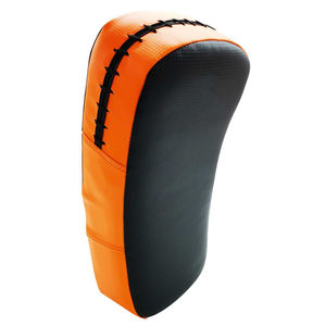 Escudo de Taekwondo y Boxeo Color Negro-Rojo con Protección Curva para Patadas y Golpes, Escudo de Karate Profesional para Boxeo - Product Image 1