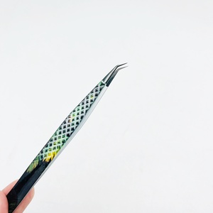 Pince à épiler en acier inoxydable à 45 degrés avec pointe en fibre Thème forêt Extension de cils enduits en papier Pince à épiler à forte tenue - Product Image 1