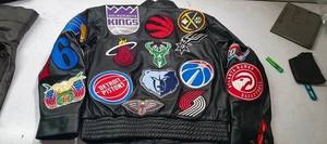 ผู้ผลิต OEM แจ็คเก็ตหนังแท้ทั้งตัว พร้อมป้ายปักคุณภาพสูง แจ็คเก็ตหนังวาร์ซิตี้แบบกำหนดเองสำหรับผู้ชายสไตล์นักศึกษา - Product Image 5