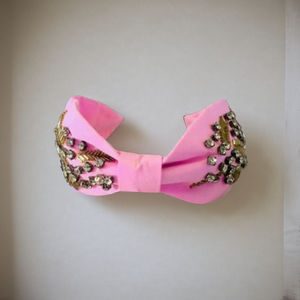 Bandeau de luxe fait main en tissu rose orné de perles et de strass, feuille dorée, bandeau doux pour cheveux, accessoire de mode de luxe - Product Image 5
