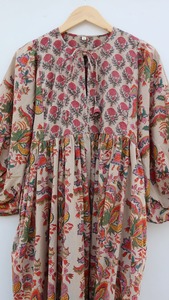 Hoa dài khối <span class=keywords><strong>in</strong></span> váy, maxi Gown Dress, Đảng mặc đóng cổ bông Phụ nữ ăn mặc từ Ấn Độ nhà sản xuất và xuất khẩu - Product Image 5