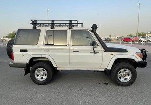 Toyota Land Cruiser Hardtop GXL 2018 Conduite à Droite d'Occasion Pas Cher en Vente - Provenance Japon, Dubaï, Allemagne - Offre Spéciale - Product Image 2