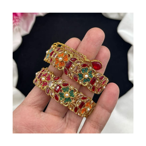 2025 Customized Indian Ethnic Women's Jewelry Sets Handmade Antique Gold Plated Zircon Flower Design Openable Bangles Fashion - Product Image 1