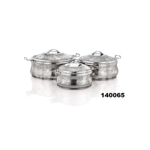 Plat de marmite moderne en métal 3 pièces avec couvercle gravé de feuilles et de fleurs pour la maison, l'hôtel et le restaurant. - Product Image 1