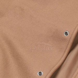 Veste universitaire d'hiver pour tous les jours avec une coupe décontractée et une sensation confortable Veste universitaire conçue pour les sorties décontractées - Product Image 6