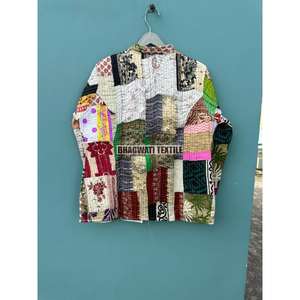 Nueva chaqueta acolchada larga de algodón para mujer, estampado Kantha hecho a mano con diseño de retazos bordados a mano - Product Image 2