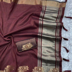 Sari bleu sarcelle élégant avec bordure en zari doré et motifs floraux - Product Image 1