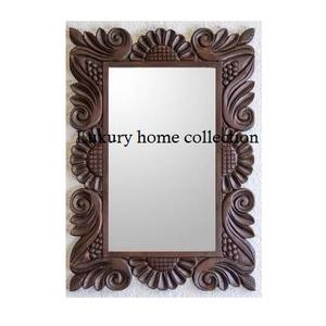 Marco de espejo de madera de mango macizo con detalles tallados a mano para decoraciones de pared del hogar de inspiración tradicional y antigua - Product Image 1