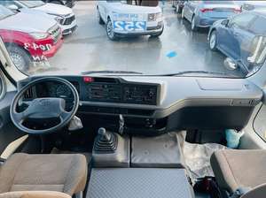 Autobús Toyota Coaster Usado de 30 Asientos con Motor de Gasolina 2TR para Viajes de Larga Distancia - Transmisión Automática - Product Image 5