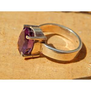 แหวนเงินแท้ 925 ประดับพลอยอเมทิสต์ งานแฮนด์เมด เครื่องประดับธรรมชาติ ของขวัญสำหรับเธอ พร้อมพลอยอเมทิสต์เจียระไน R0119-GS - Product Image 5