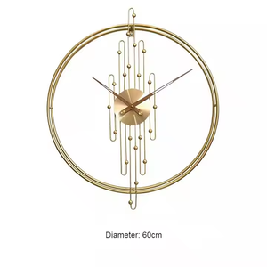 Reloj de pared de metal decorativo dorado con diseño de tubería moderna para decoración del hogar Decoración digital de lujo para el hogar de Azora Industries - Product Image 1