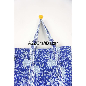 Bolsa de lona con estampado de bloques de algodón hecha a mano con flores azules, bolsa de viaje y yoga para gimnasio, bolsa Kantha acolchada para todos los días para ir de compras - Product Image 3