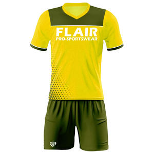 Kits de football rétro conçus sur mesure Uniformes de maillot de football pour enfants de haute qualité pour hommes - Product Image 3