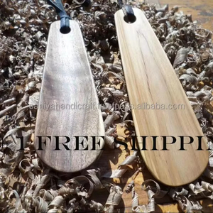 Technique artisanale personnalisée de chausse-pied en bois poli de 6 pouces Cadeau de mariage personnalisé pour la Saint-Valentin Artisanat naturel pour hommes - Product Image 1