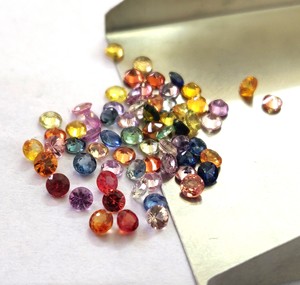 ไพลินธรรมชาติหลากสี ขนาด 3.50 มม. เจียระไนอย่างดี คุณภาพเยี่ยม - Product Image 3