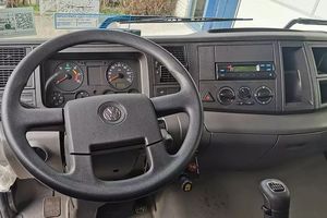 Nuevo Camión Volks_wagen Constellation 31.320 6x4 Volquete con Transmisión Automática Diésel Euro5, Dirección Izquierda, 31-40T, Cámara 360° - Product Image 3