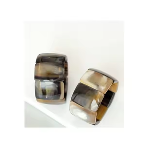 Pulsera de cuerno de media luna de inspiración tribal Diseño único hecho a mano por Crescent Crafts Exquisitas artesanías naturales - Product Image 3