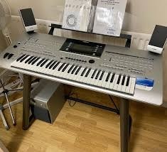 Piano numérique vertical DE Original Genos Tyros5 88 touches avec coque en bois, tout neuf, non ouvert, professionnel, multifonctionnel, avec étui - Product Image 3