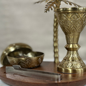 Juego de Quemadores de Incienso de Metal Antiguo, Cáliz Grabado, Tapa, Pinzas y Bandeja de Madera con Palmera, para Uso en el Hogar y Regalos - Product Image 2