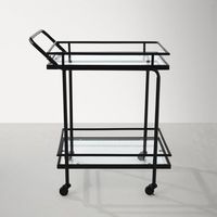Chariot de service de luxe en métal à deux niveaux pour hôtel, avec surfaces en verre faciles à nettoyer, idéal pour les plateaux de vins, fromages ou desserts