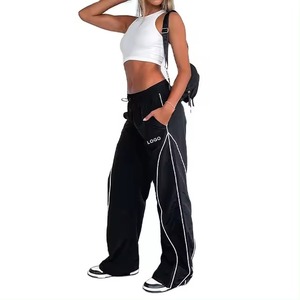 Joggers de mujer personalizados al por mayor: pantalones de chándal acampanados de otoño con bolsillos, cordones de algodón - Product Image 1
