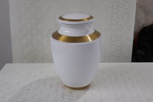 Urne funéraire classique Urne souvenir pour adulte avec motif gravé sur le cou et le couvercle Urne commémorative brillante pour garder les cendres - Product Image 3