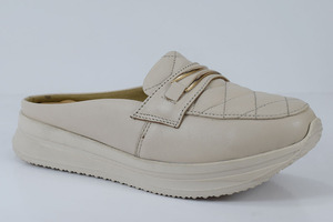 รองเท้าโบ้ทชูส์กันลื่นของผู้หญิงรองเท้าโลฟเฟอร์หนังสังเคราะห์นุ่มสบายระบายอากาศได้ดีสำหรับฤดูใบไม้ผลิฤดูหนาว - Product Image 3