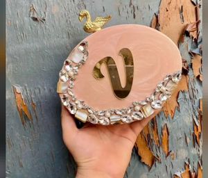 Embrayages en pierre de résine de style pour femmes sac à main étanche à fermeture à glissière avec décoration de bouton et chaînes - Product Image 1