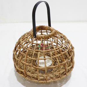 โคมไฟหวายน้ำทำมือสไตล์วินเทจจากอาร์เท็กซ์ ตงธาป ของตกแต่งผนังธรรมชาติสำหรับห้องนอน ห้องนั่งเล่น และสำนักงาน - Product Image 5