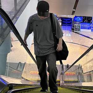 Camiseta lavada con ácido personalizada de algodón con serigrafía gráfica personalizada camiseta informal desgastada de gran tamaño vintage de calle - Product Image 3