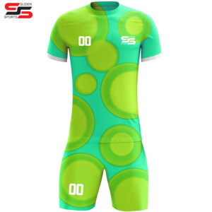 ชุดฟุตบอลสำหรับผู้ชายชุดกีฬาเสื้อและกางเกงขาสั้นออกแบบโลโก้และแบบระเหิดใหม่ล่าสุด - Product Image 1