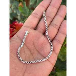 สร้อยข้อมือเทนนิสเงินแท้ 925 ประดับด้วยพลอยอเมทิสต์ สร้อยข้อมือเงินแฟชั่นประดับพลอยอเมทิสต์ - Product Image 5