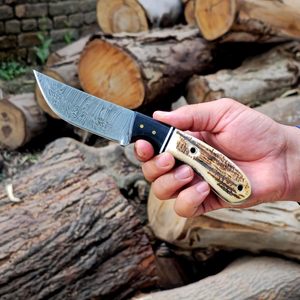 Couteau de camping fait à la main en acier damas gaine en cuir de transport horizontal lame fixe Bushcraft dépouillement cerf corne poignée OEM - Product Image 5
