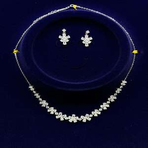 Collier de diamants floraux CZ serti de boucles d'oreilles bijoux de mariée 25-30gm - Product Image 1