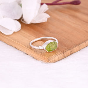 Rough Stone Jewelry Women's Ring Natural Peridot Raw Gemstone Birthstone Ring Party Jewelry 925 Sterling Silver Ring For Her - Product Image 2