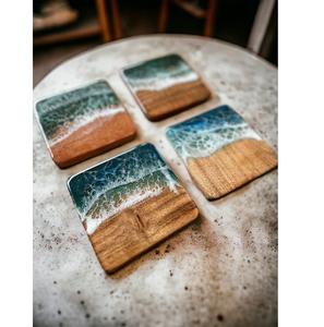 Sous-verre en résine de qualité supérieure, fabriqué en bois d'acacia et en bois de manguier, avec une finition lisse, conçu pour protéger les tables - Product Image 1