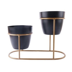 Jardinières en métal fabriquées à la main exclusives de haute qualité disponibles: Élevez votre espace avec des designs tendance - Product Image 1