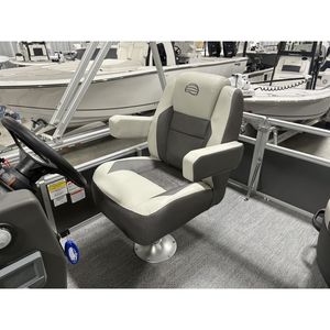 2026 Bass Buggy 16 XL Select Sun Tracker, version de base avec moteur Mercury 50 CV - Product Image 5