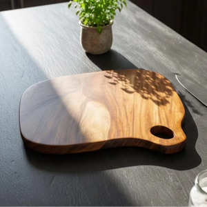 Planche à découper en bois épaisse |   Planche à découper en bois massif de haute qualité pour hacher, trancher et servir - Product Image 1