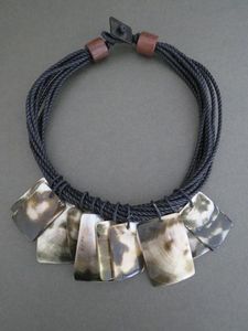 BRILLANT Nouvelle Arrivée Buffalo Ox Corne Collier Poli Animal Style Os Bijoux Conception Naturelle Perles Femmes Filles De Mariage - Product Image 4