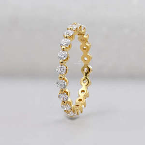 Bague d'éternité pour femme avec diamant rond taille brillant 1,00 ct couleur DEF certifié IGI - Product Image 2