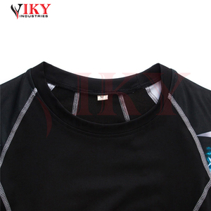Maillots de protection respirants et à séchage rapide de haute qualité pour hommes avec logo personnalisé par Viky Industries - Product Image 4