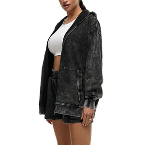 เสื้อฮู้ดซิปผู้หญิงแบบฟอกสี 500GSM ผ้าฝ้ายหนานุ่ม สตรีทแวร์ รับผลิตตามแบบ OEM แบรนด์ส่วนตัว โรงงานผู้ผลิต - Product Image 3